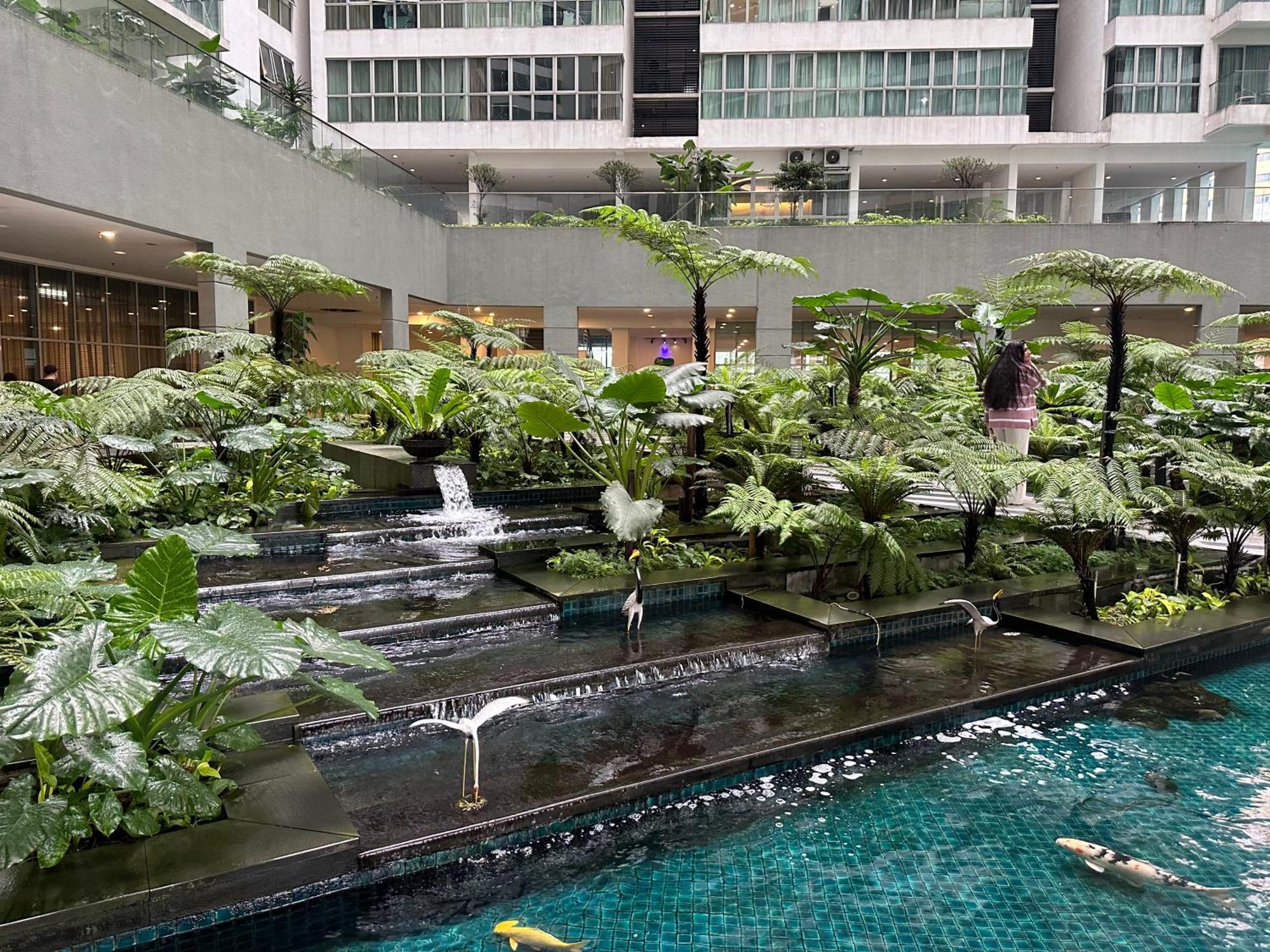 Modern Bauhaus Studio At Regalia Klcc Infinity Pool 吉隆坡 外观 照片
