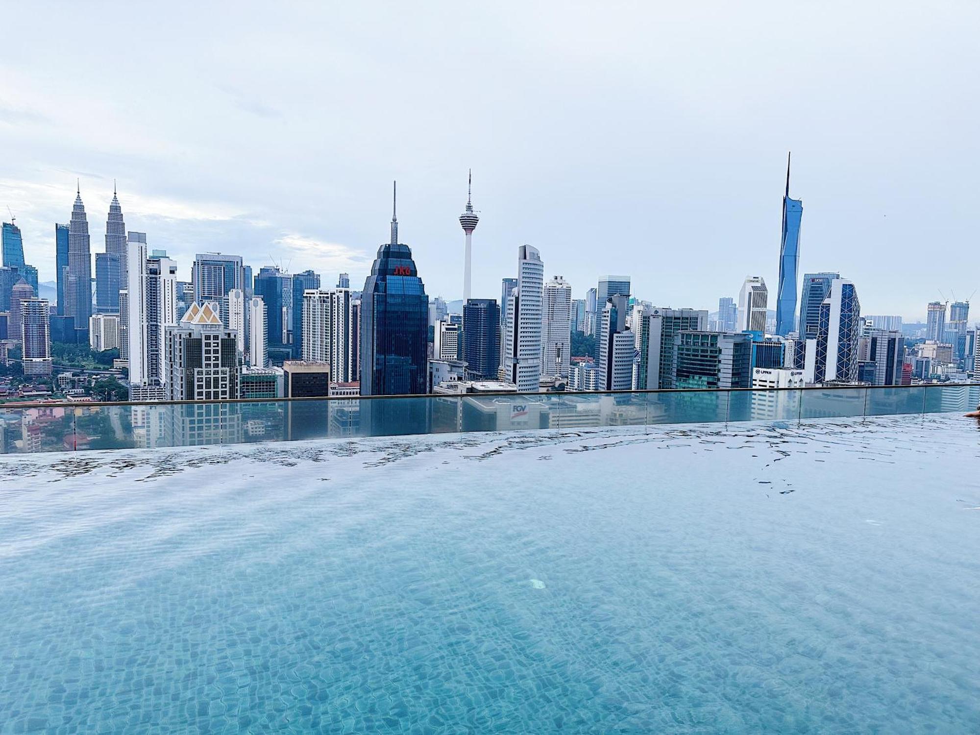 Modern Bauhaus Studio At Regalia Klcc Infinity Pool 吉隆坡 外观 照片